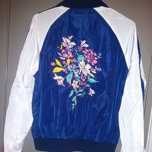 Cute flower bomber 🌸🌹💐